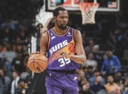 Ning连续五场比赛得分超过比赛规则变更，篮网不断突破！引发球迷热议(乔丹连续三双比赛战绩)