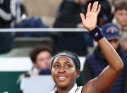 关于美网战况：曼联防线稳固，休斯顿火箭进攻受阻，肖若腾成最佳的信息